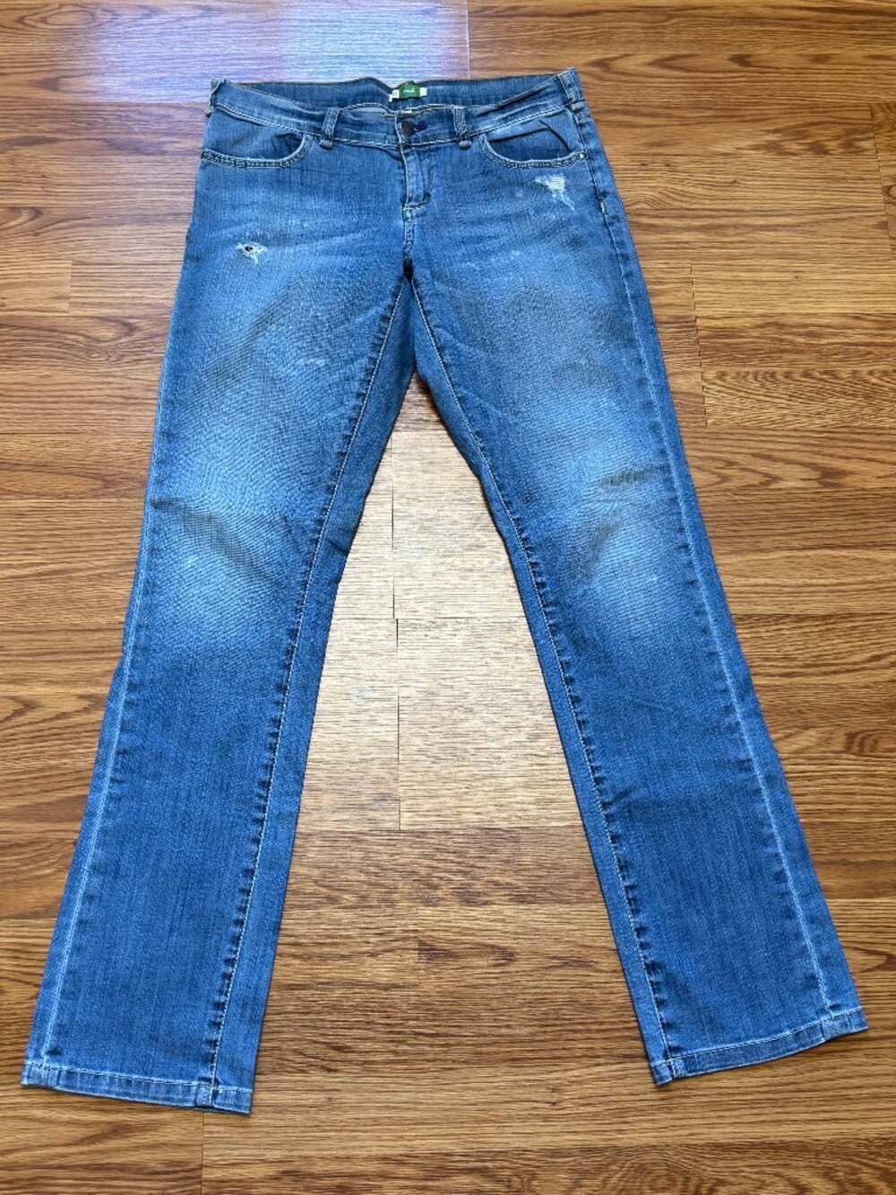 ETT TWA Straight Leg Jeans